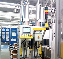 玖容總行程及力行程可調氣液增壓缸在客戶壓力機產(chǎn)品上的應用